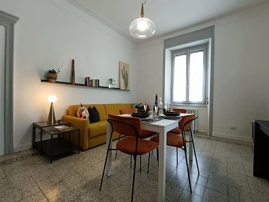 Appartement Stylish Flat Near Station And City Center Como