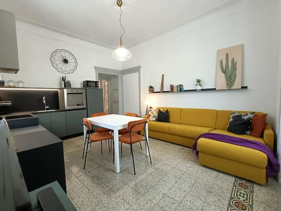 Stylish Flat Near Station And City Center Como 0*,  Italië