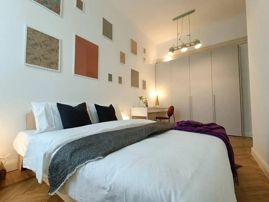 Stylish Flat Near Station And City Center Como Lägenhet